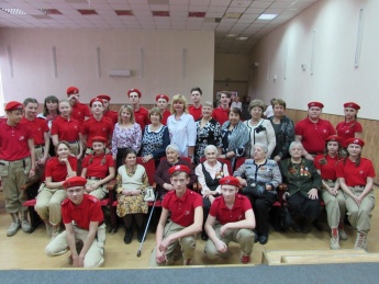 В черногорской школе № 20 состоялось вручение юбилейных медалей в честь 75-летия Великой Победы